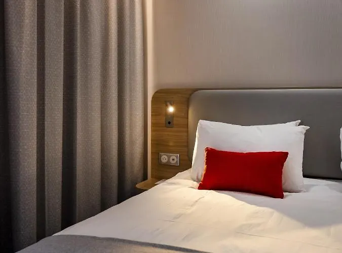 Express - - Grand Arenas By Ihg