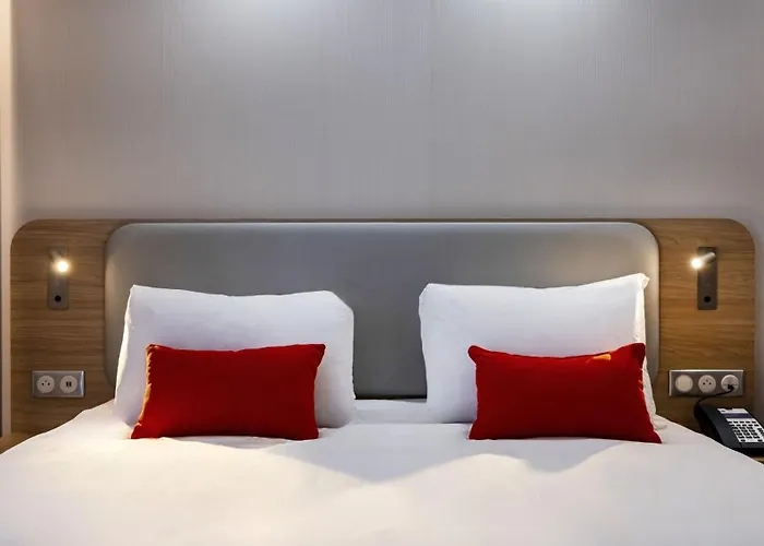 Express - - Grand Arenas By Ihg نيس