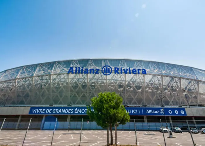 Express - - Grand Arenas By Ihg نيس