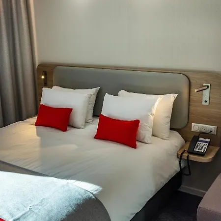 Express - - Grand Arenas By Ihg ホテル