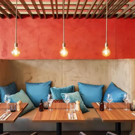 Express - - Grand Arenas By Ihg 3* Nice