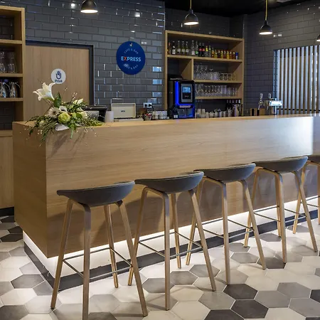 Express - - Grand Arenas By Ihg Hotell