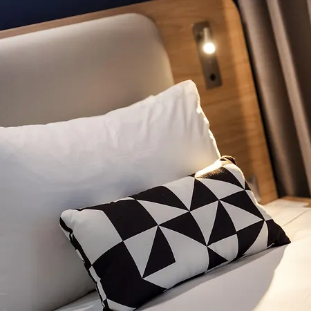 Express - - Grand Arenas By Ihg 3*