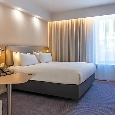 Express - - Grand Arenas By Ihg 3* Nice